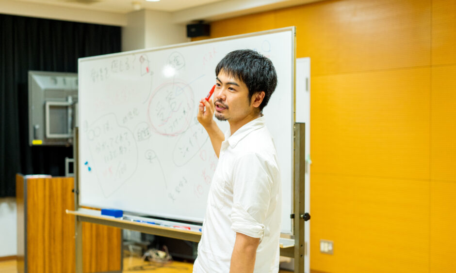 不登校連続講座で話す田中洋輔